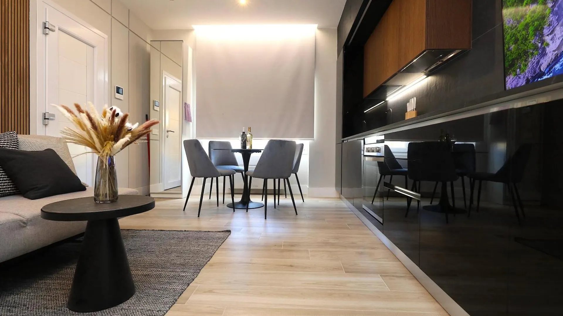 Apartament Charming & Luxe Gem-Old Town- Suite Garibaldi - Fully Equipped & Renovated Olbia Włochy