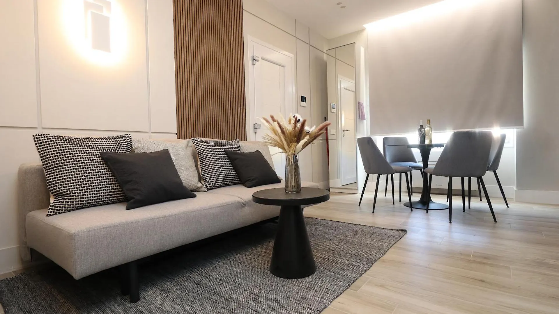 Apartament Charming & Luxe Gem-Old Town- Suite Garibaldi - Fully Equipped & Renovated Olbia Włochy