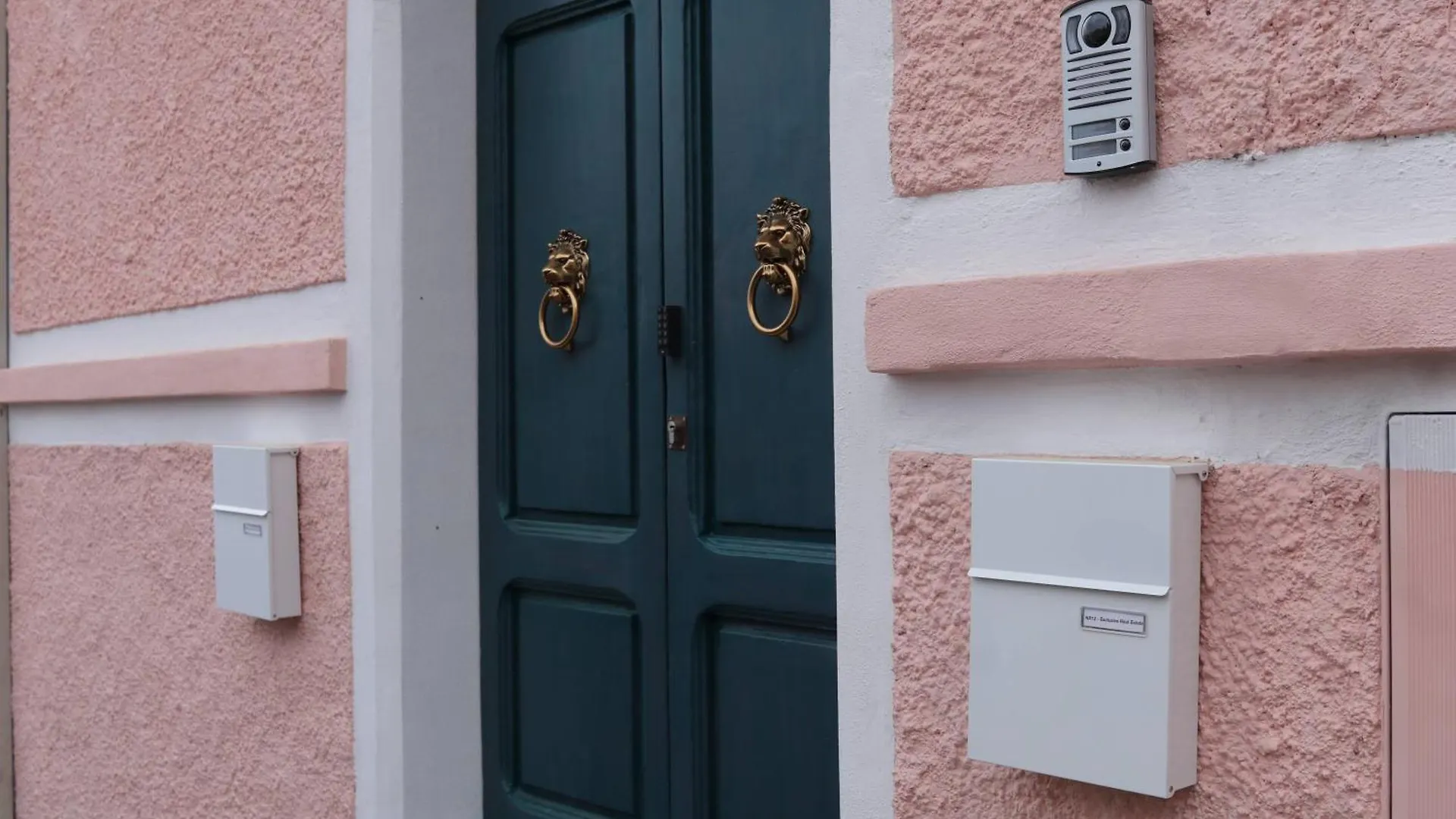 Apartament Charming & Luxe Gem-Old Town- Suite Garibaldi - Fully Equipped & Renovated Olbia
